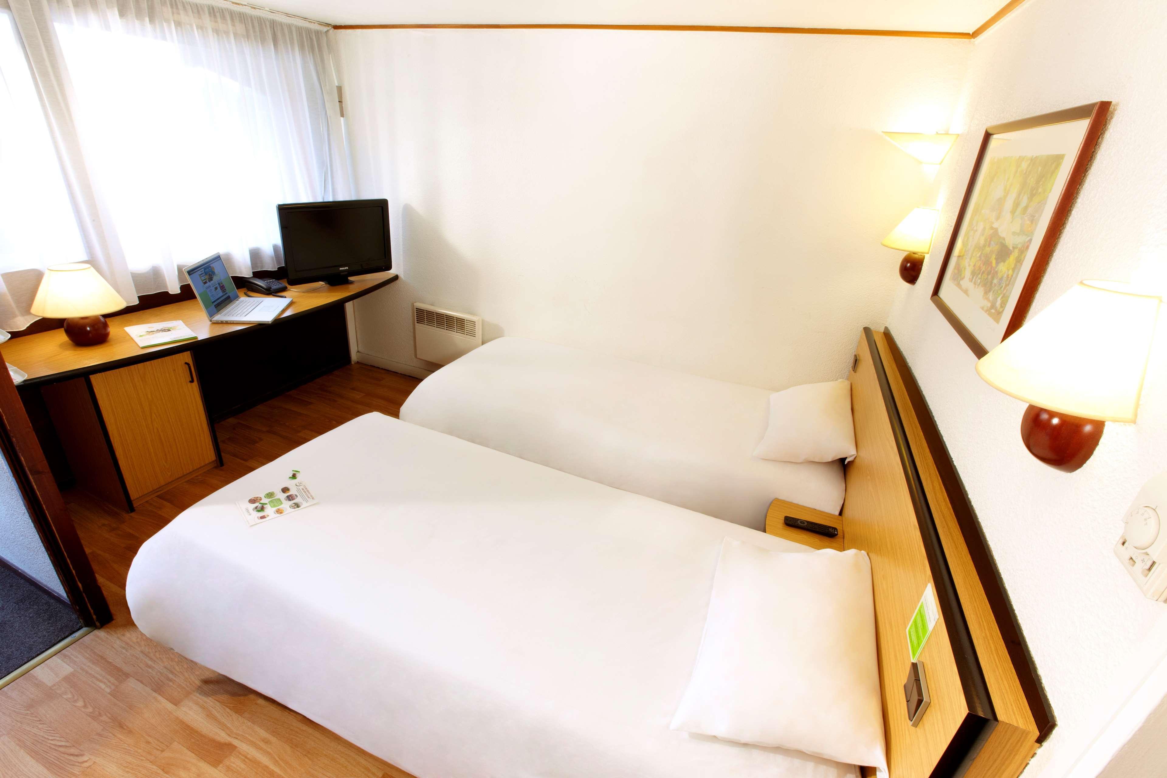 แคมปานิล เซนต์ นาแซร์ ทริจแนก Hotel ทรินญาค ภายนอก รูปภาพ