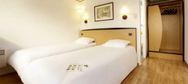 แคมปานิล เซนต์ นาแซร์ ทริจแนก Hotel ทรินญาค ภายนอก รูปภาพ