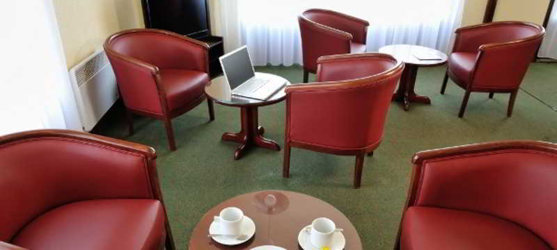 แคมปานิล เซนต์ นาแซร์ ทริจแนก Hotel ทรินญาค ภายนอก รูปภาพ