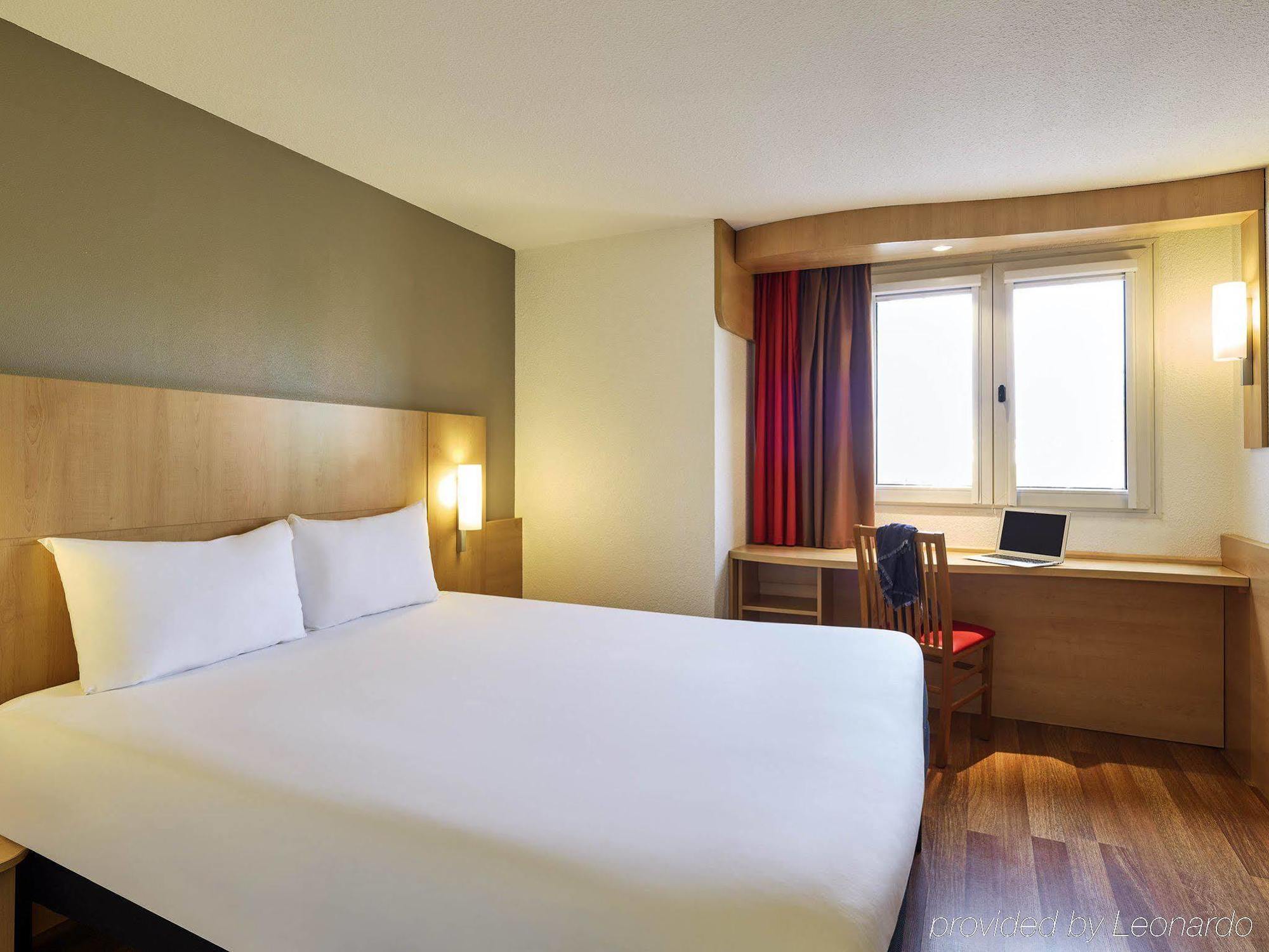 แคมปานิล เซนต์ นาแซร์ ทริจแนก Hotel ทรินญาค ภายนอก รูปภาพ
