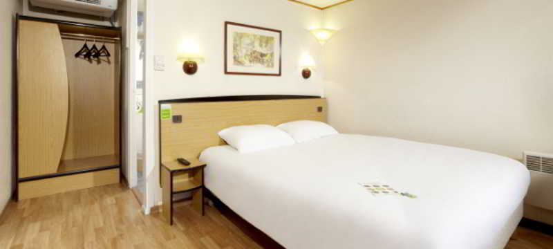 แคมปานิล เซนต์ นาแซร์ ทริจแนก Hotel ทรินญาค ภายนอก รูปภาพ